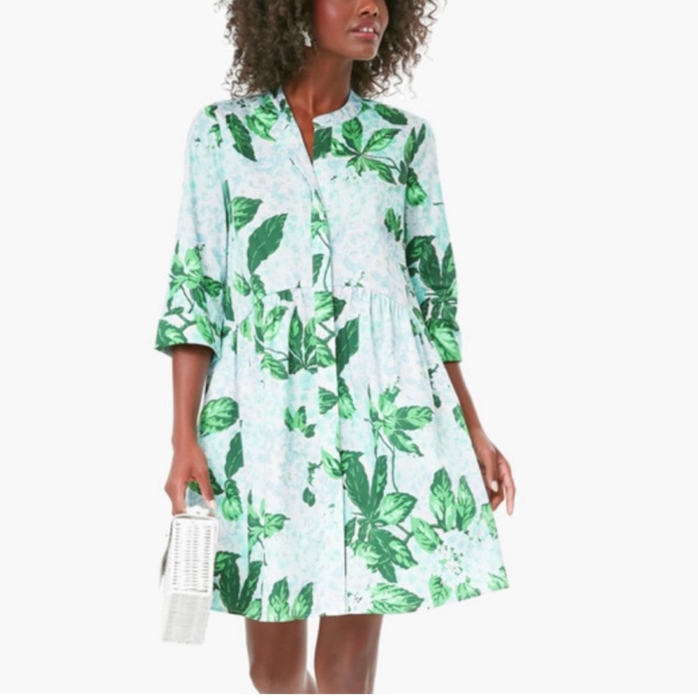 Tuckernuck Sconset Blooms Royal Shirt 
Size M